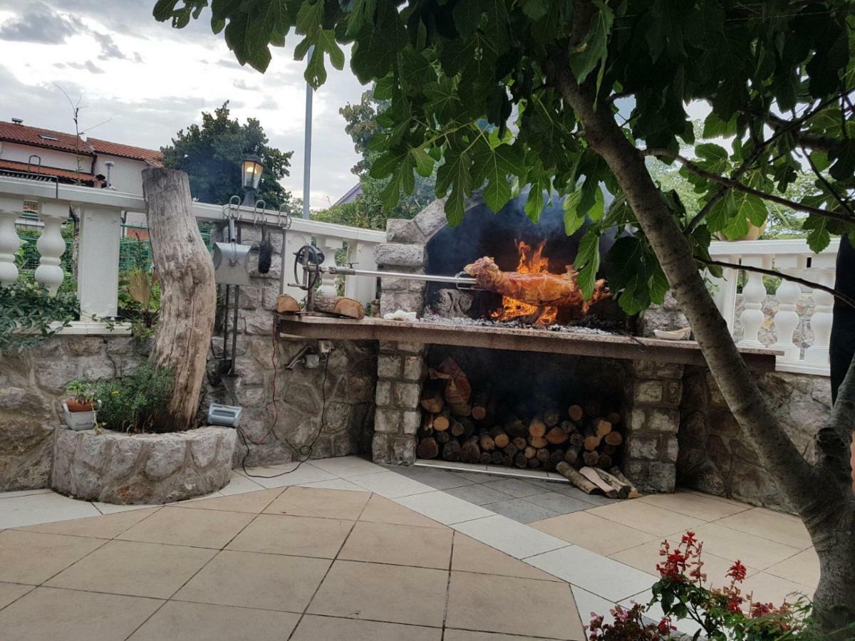 Apartmani Jozefina Omisalj Bagian luar foto