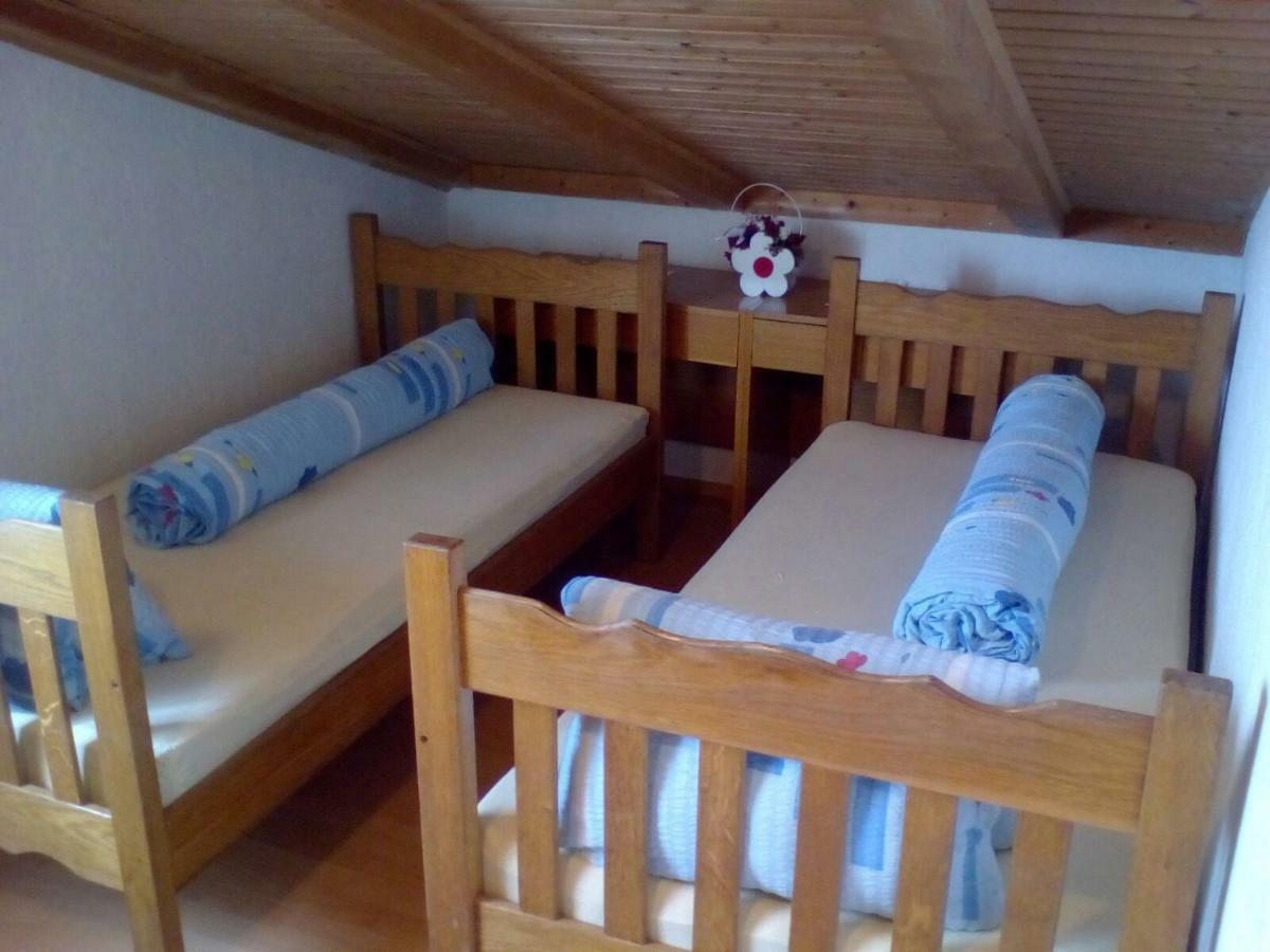 Apartmani Jozefina Omisalj Bagian luar foto