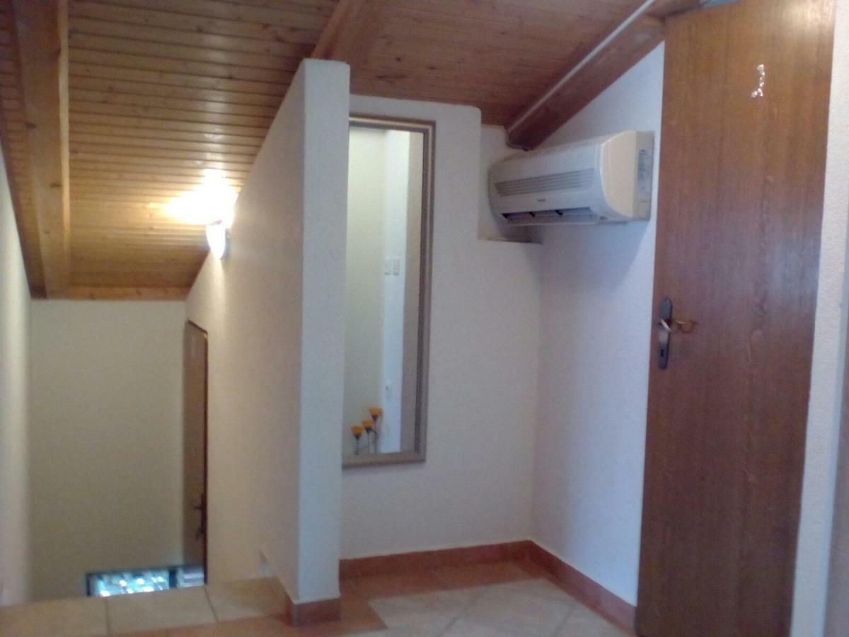 Apartmani Jozefina Omisalj Bagian luar foto